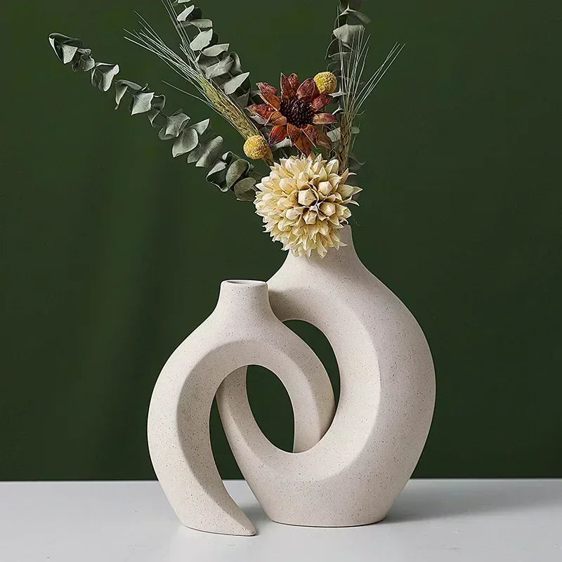 Nordic Ceramic Interlock Vase – Perfect for Bridal Showers, Weddings, Gifts, and Home Décor