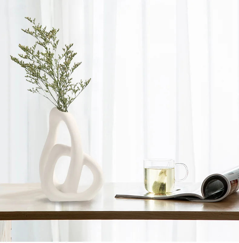 Nordic Ceramic Interlock Vase – Perfect for Bridal Showers, Weddings, Gifts, and Home Décor