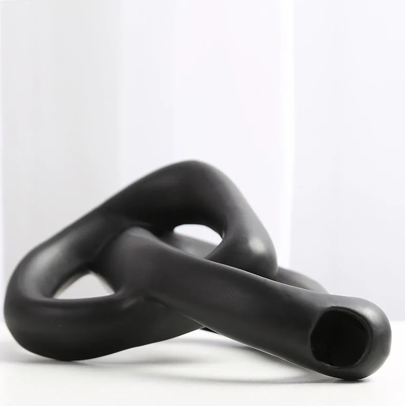 Nordic Ceramic Interlock Vase – Perfect for Bridal Showers, Weddings, Gifts, and Home Décor